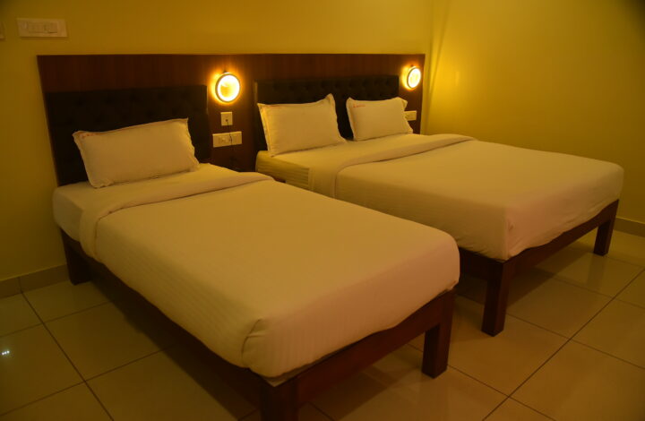 TRIPLE BED ROOM